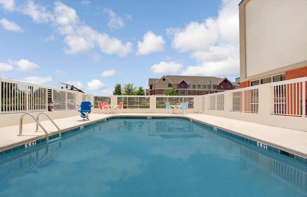 Hotel Days & By Wyndham